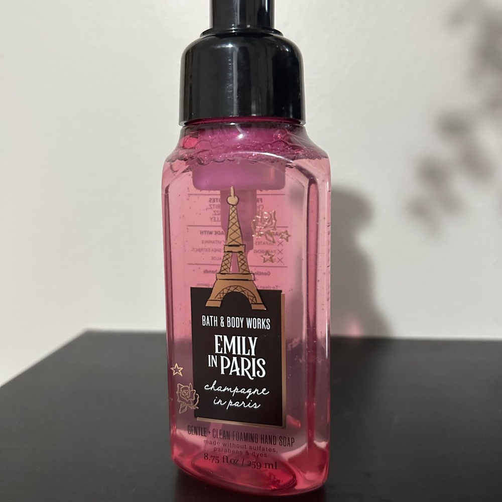 Bath & Body Works Emily in Paris Champagne in Paris Foaming Hand Soap